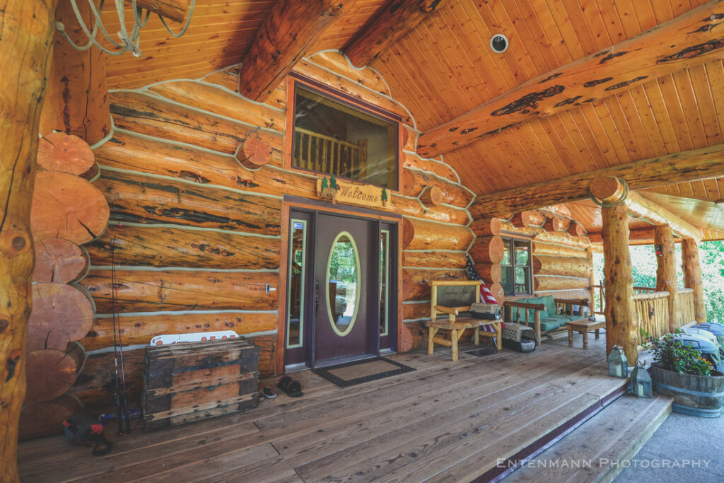 Main entry to the Flagship Lodge